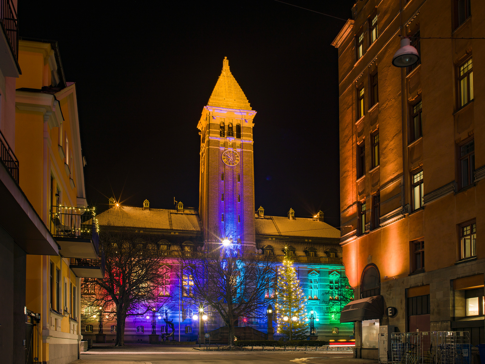 Rådhuset belyst under Norrköping Light Festival 2019. Foto: Peter Holgersson.
